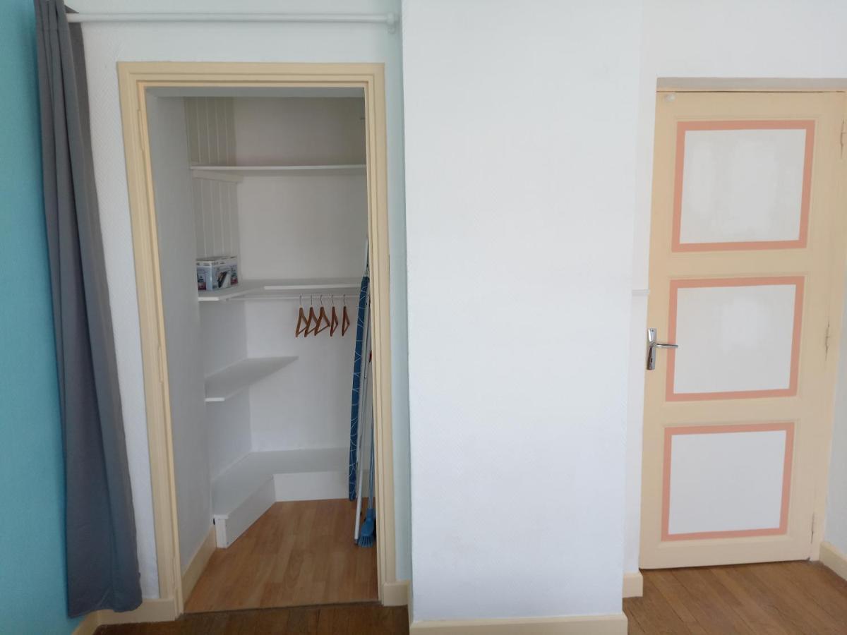 Appartement Paisible - Coeur De Ville เลอ ครูโซต์ ภายนอก รูปภาพ