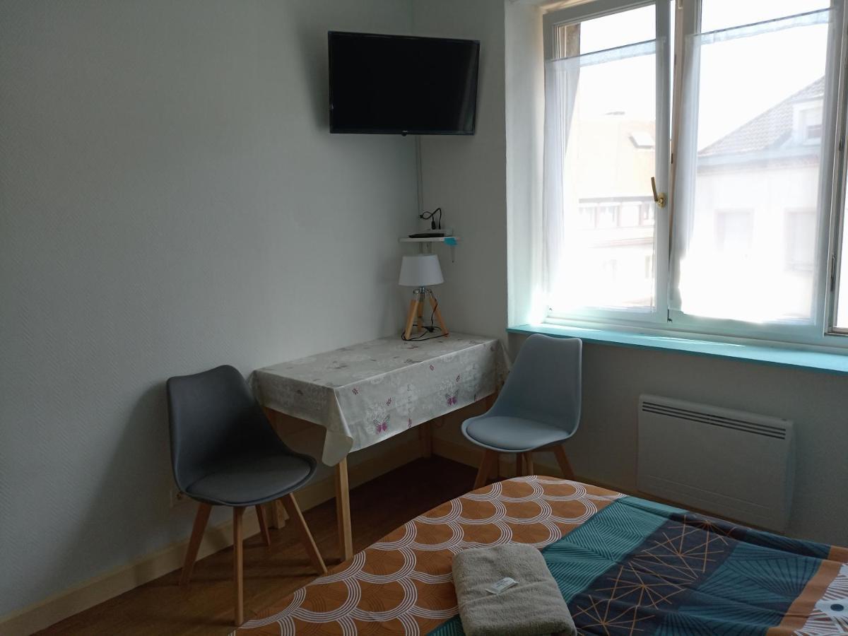 Appartement Paisible - Coeur De Ville เลอ ครูโซต์ ภายนอก รูปภาพ
